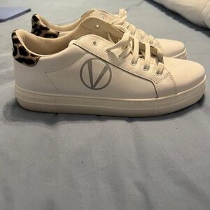 Mario Valentino sneakers